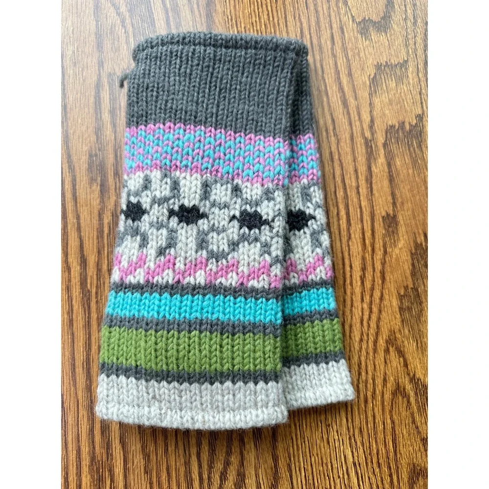 Erin Knitwear Aran Cable Wool Hand Warmers & Mittens‎ Fair Isle Pattern